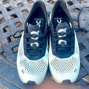 On Running Cloudboom Size 8 Women’s Carbon-Plated Running Shoe